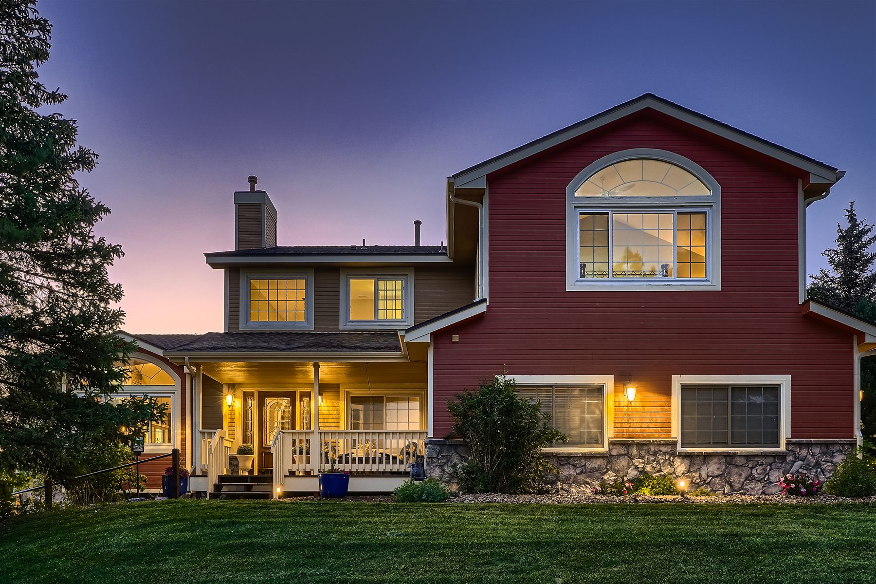 A home sold in Aurora, Colorado at twilight